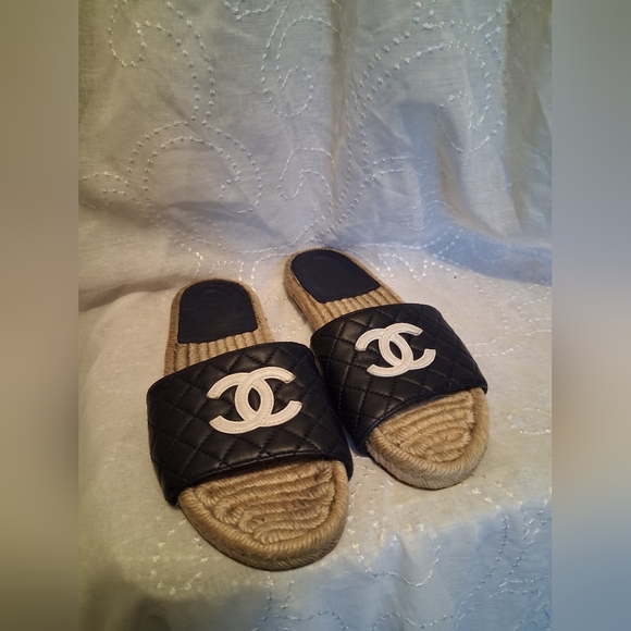 CHANEL Shoes - CHANEL Navy And White Quilted Slides